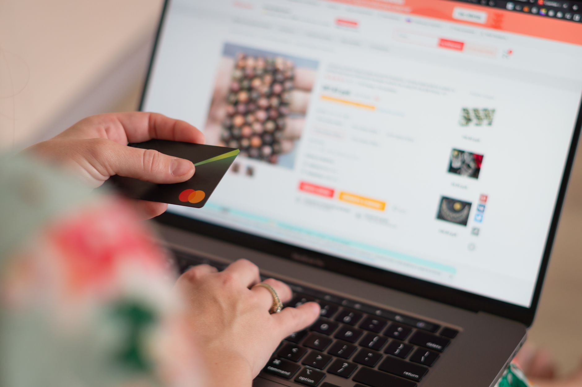 nopCommerce מול פלטפורמות סגורות: מתי כדאי לבחור בגמישות